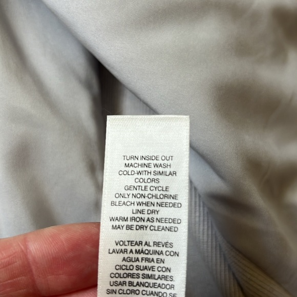 Like new Chico’s silver lightweight lined jacket - Picture 12 of 13